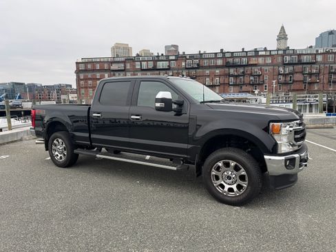 Used 2022 Ford F350 Lariat w/ Chrome Package image 10