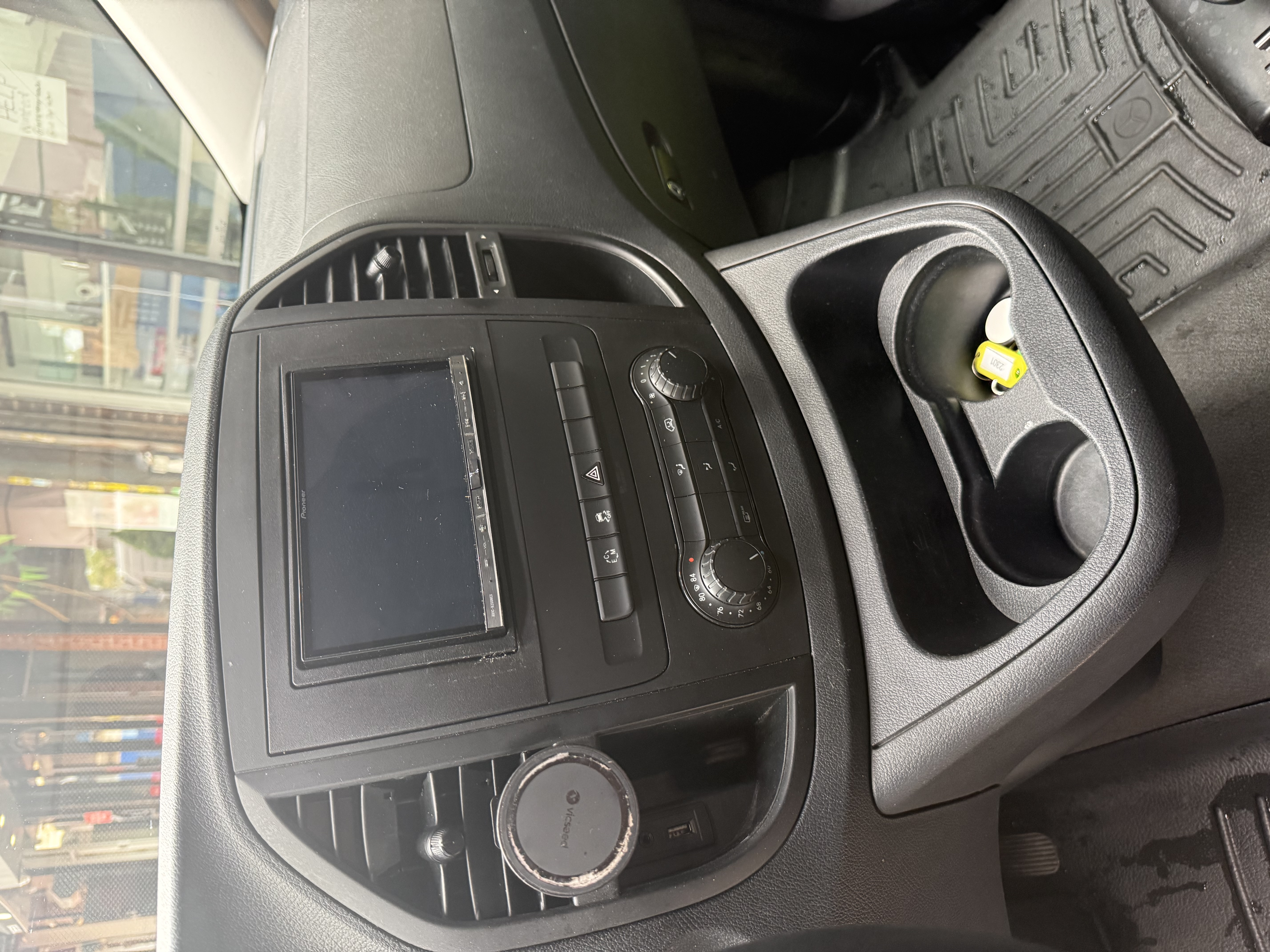 Used 2017 Mercedes-Benz Metris image 13