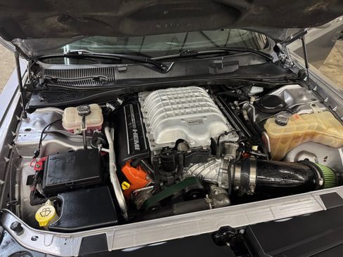 Used 2017 Dodge Challenger SRT Hellcat image 7