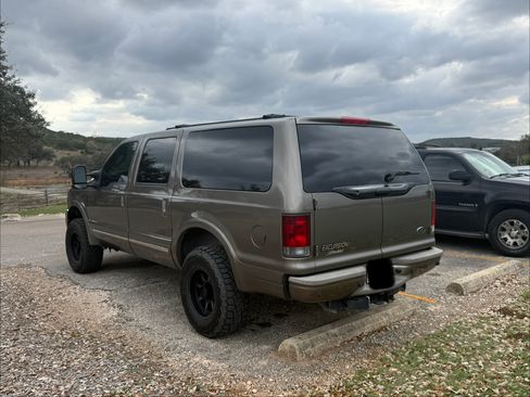 Used 2005 Ford Excursion Limited image 5
