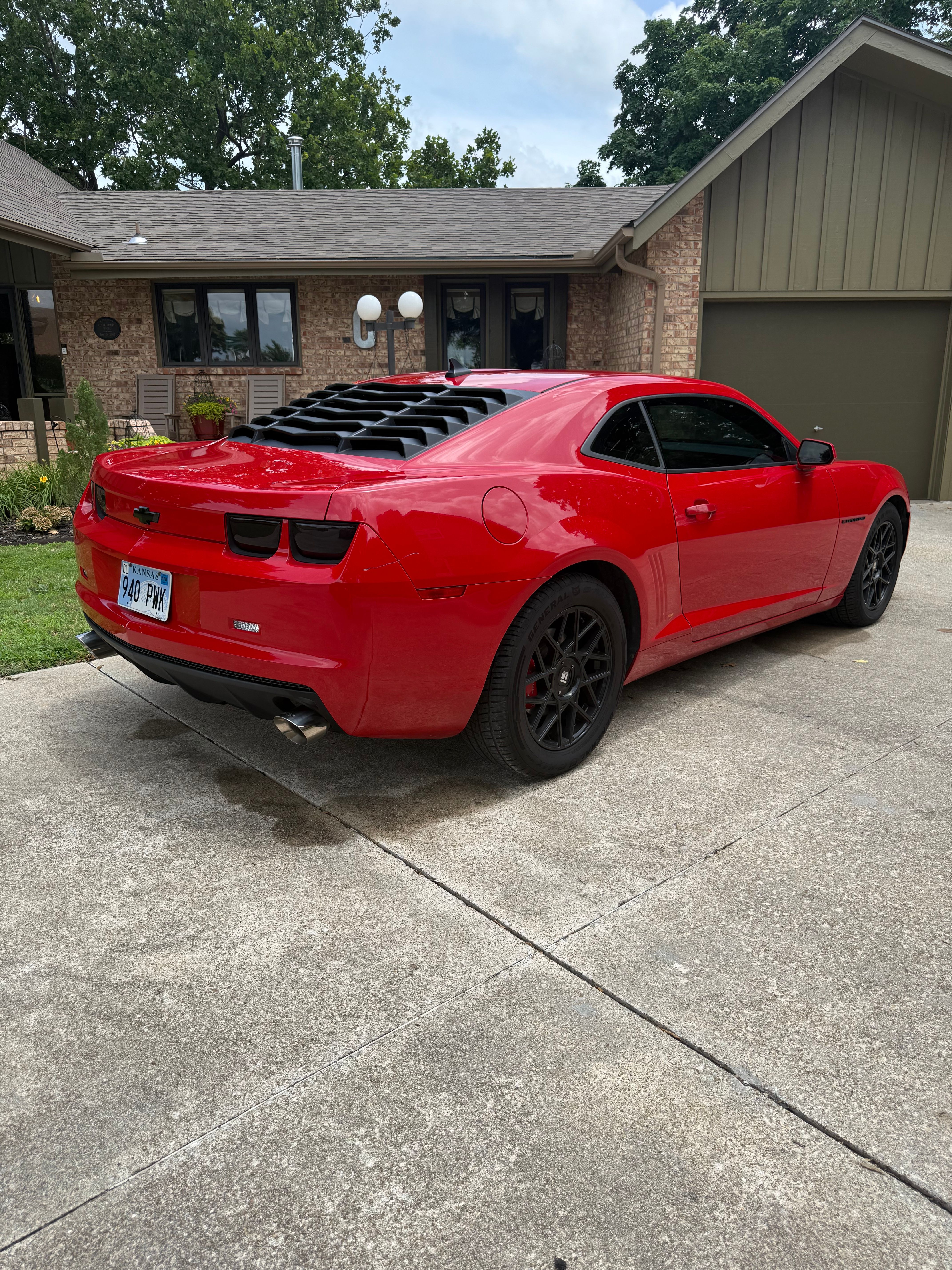 Used 2011 Chevrolet Camaro LT RWD image 8