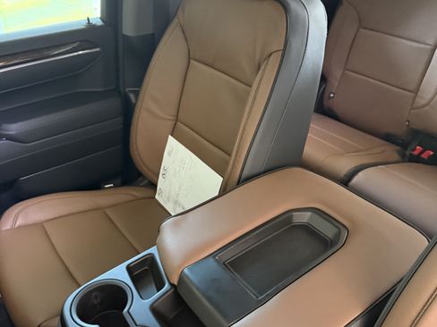 Used 2025 GMC Sierra 1500 Elevation image 1