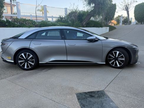 Used 2022 Lucid Air Grand Touring image 1