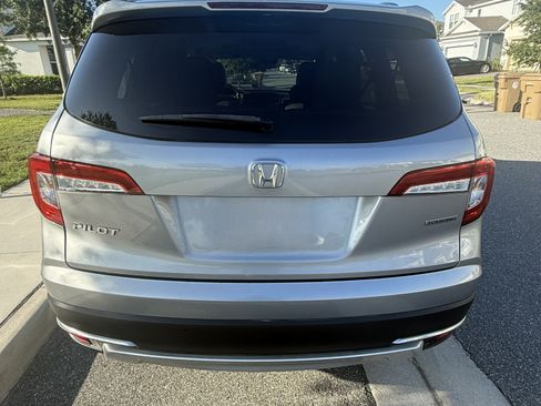 Used 2019 Honda Pilot Touring image 1