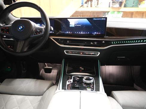 Used 2024 BMW X5 xDrive50e w/ Executive Package image 10