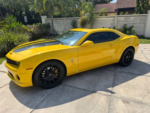 Used 2010 Chevrolet Camaro SS w/ RS Package image 2