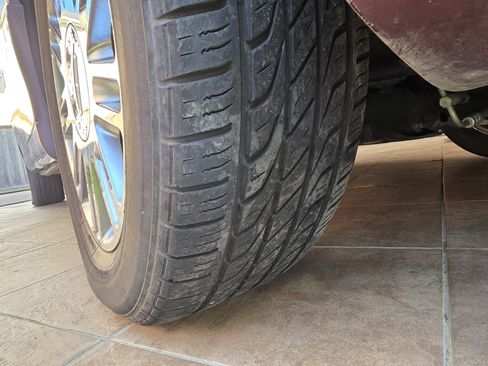 Used 2006 Lincoln Town Car Signature Limited image 17