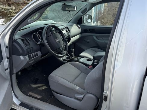 Used 2012 Toyota Tacoma 4x4 Regular Cab image 8