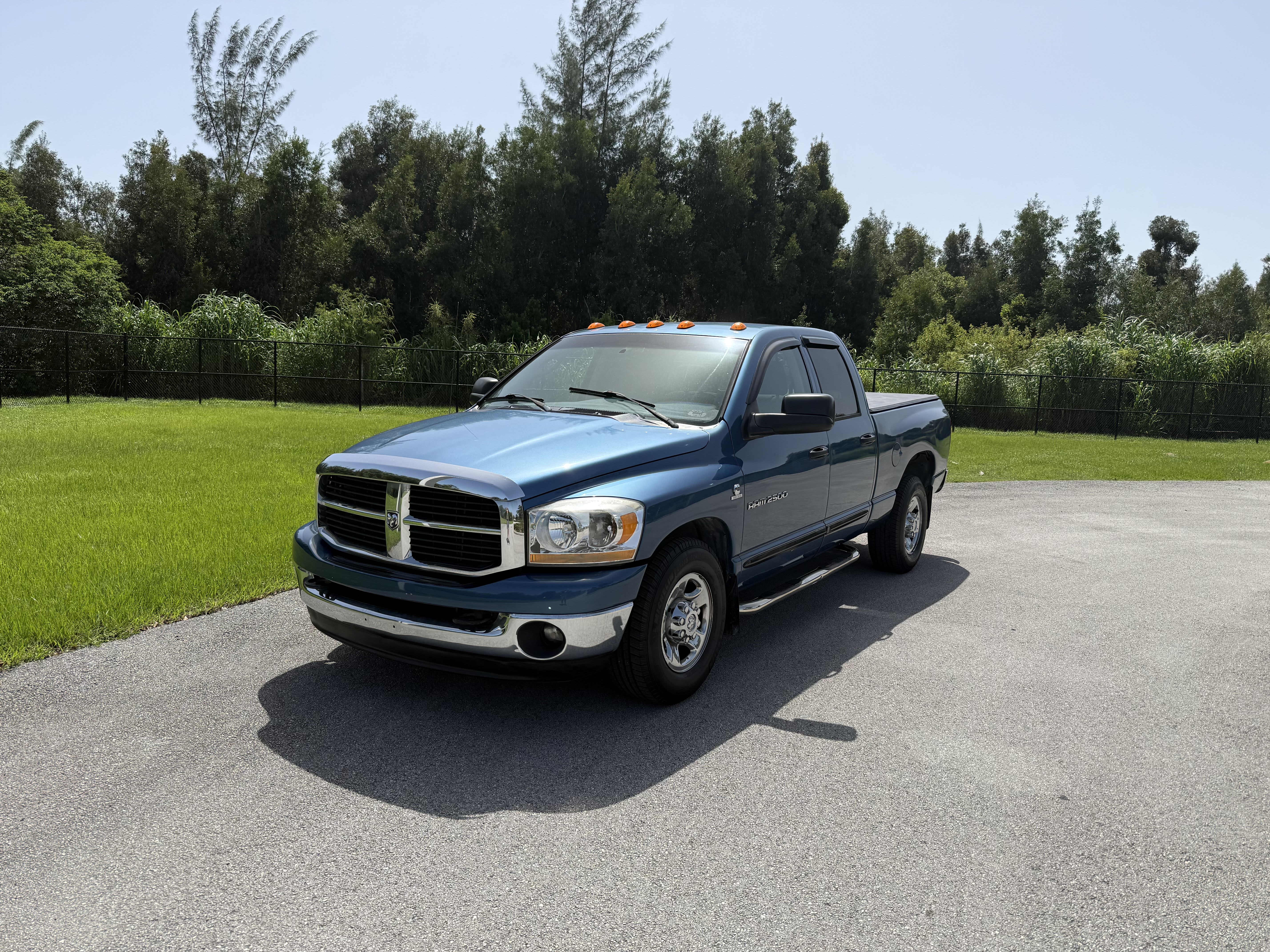 Used 2006 Dodge Ram 2500 Truck SLT w/ Light Group RWD image 2