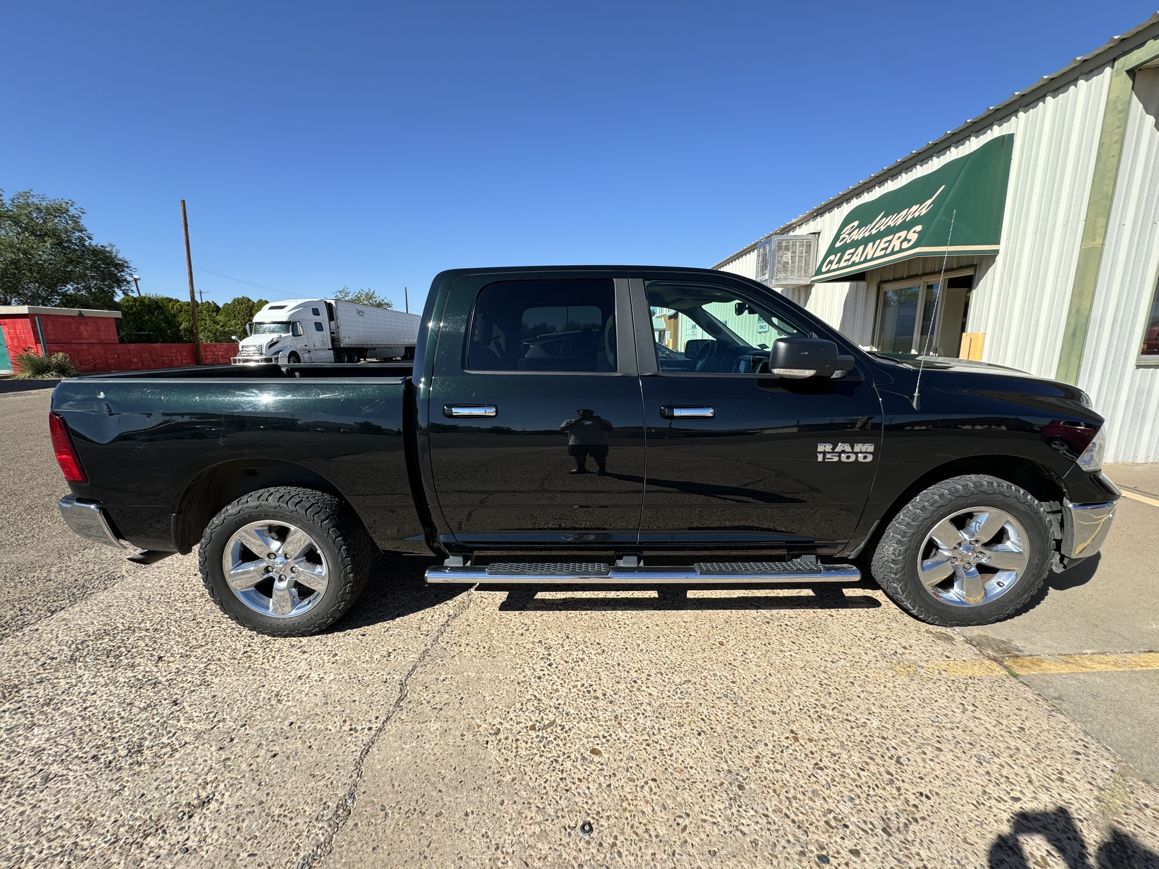 Used 2017 RAM 1500 Big Horn AWD/4WD image 9