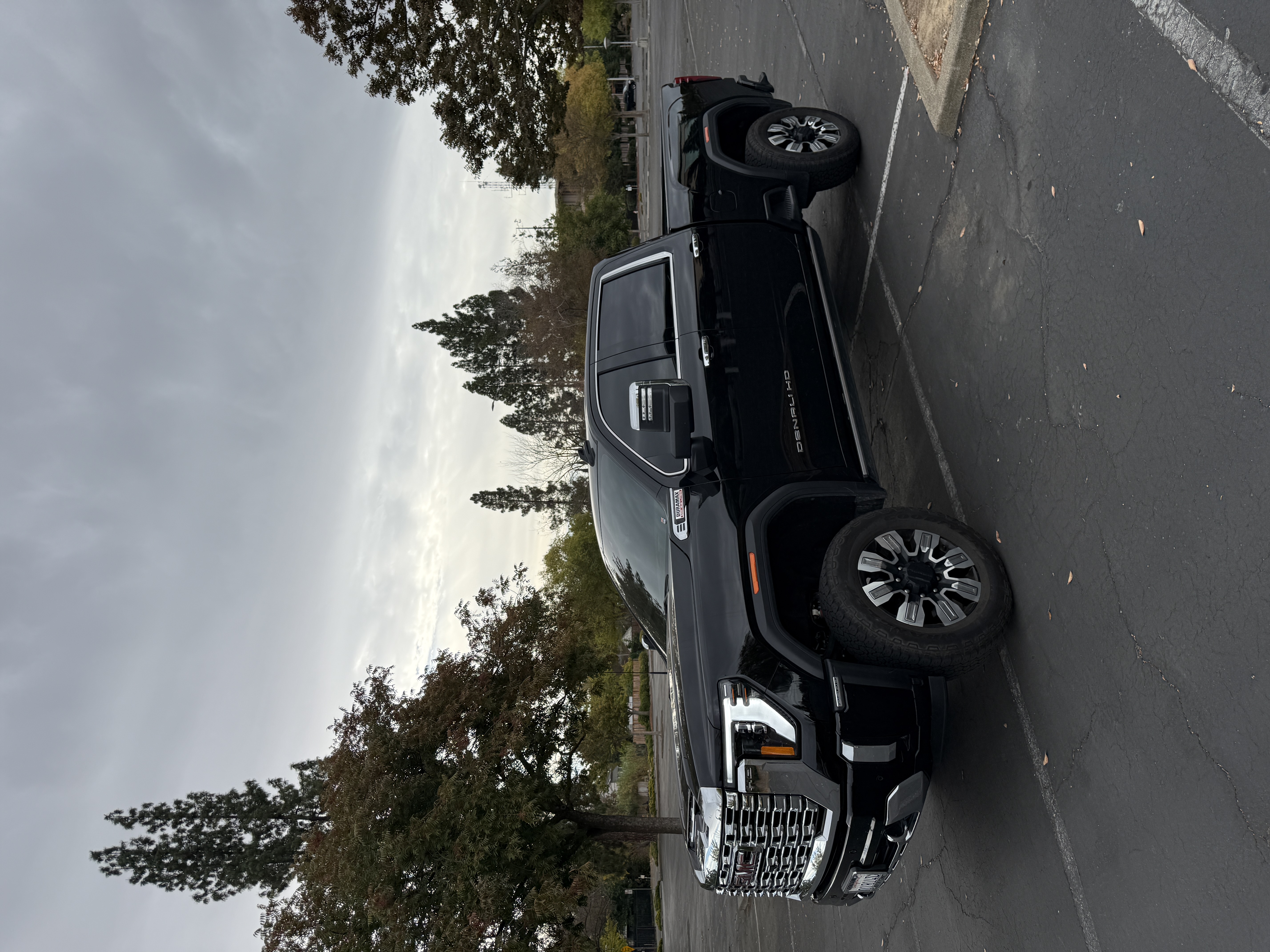 Used 2025 GMC Sierra 2500 Denali w/ Denali Reserve Package AWD/4WD image 4