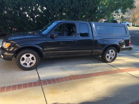 Used 2001 Toyota Tacoma S-Runner image 1