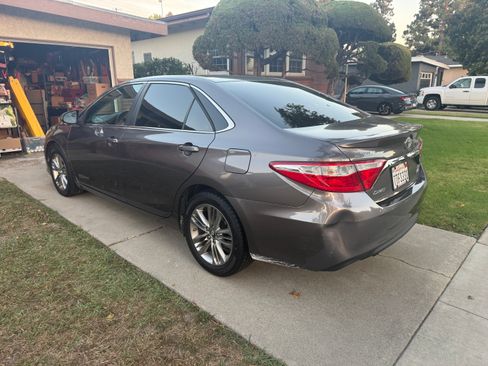Used 2016 Toyota Camry LE FWD image 10