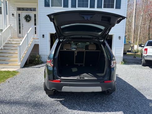 Used 2016 Land Rover Discovery Sport HSE image 4