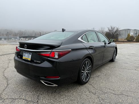 Used 2022 Lexus ES 350 w/ Premium Package image 8