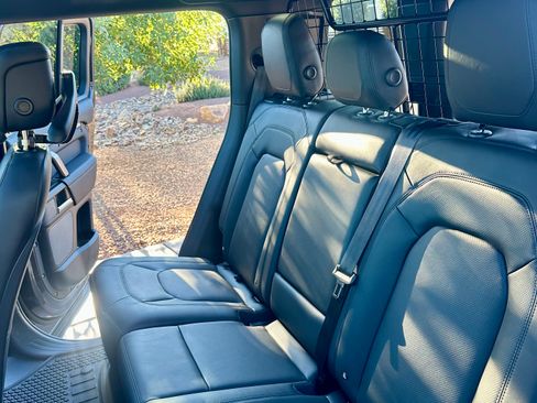 Used 2024 Land Rover Defender 110 Carpathian Edition image 11