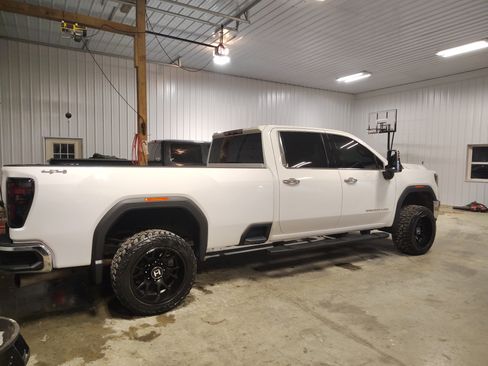 Used 2020 GMC Sierra 3500 SLT image 1
