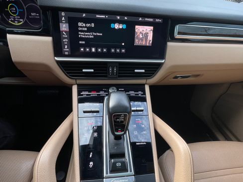 Used 2021 Porsche Cayenne E-Hybrid AWD/4WD image 21