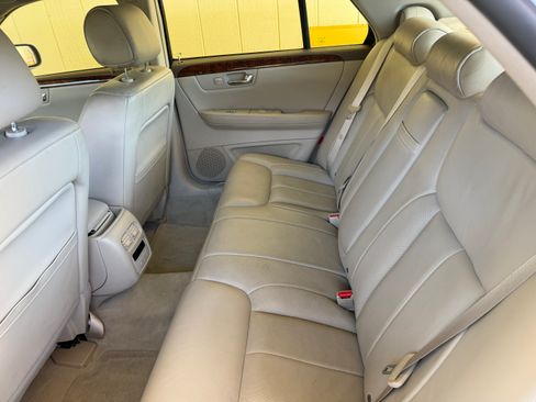 Used 2006 Cadillac DTS w/ Sun And Sound Package image 8