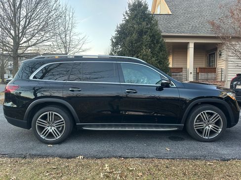 Used 2025 Mercedes-Benz GLS 450 4MATIC image 2