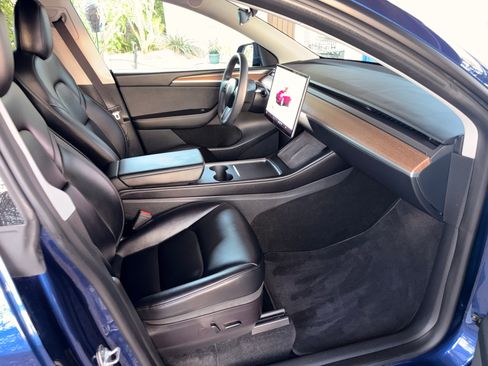 Used 2023 Tesla Model Y Long Range image 12