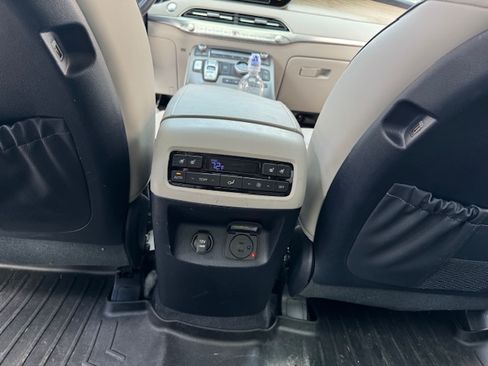Used 2021 Hyundai Palisade Limited image 15