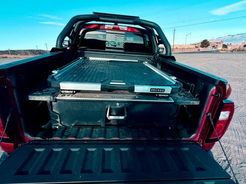 Used 2025 GMC Canyon Denali image 12