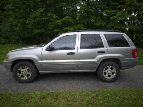 Used 2000 Jeep Grand Cherokee Laredo image 2