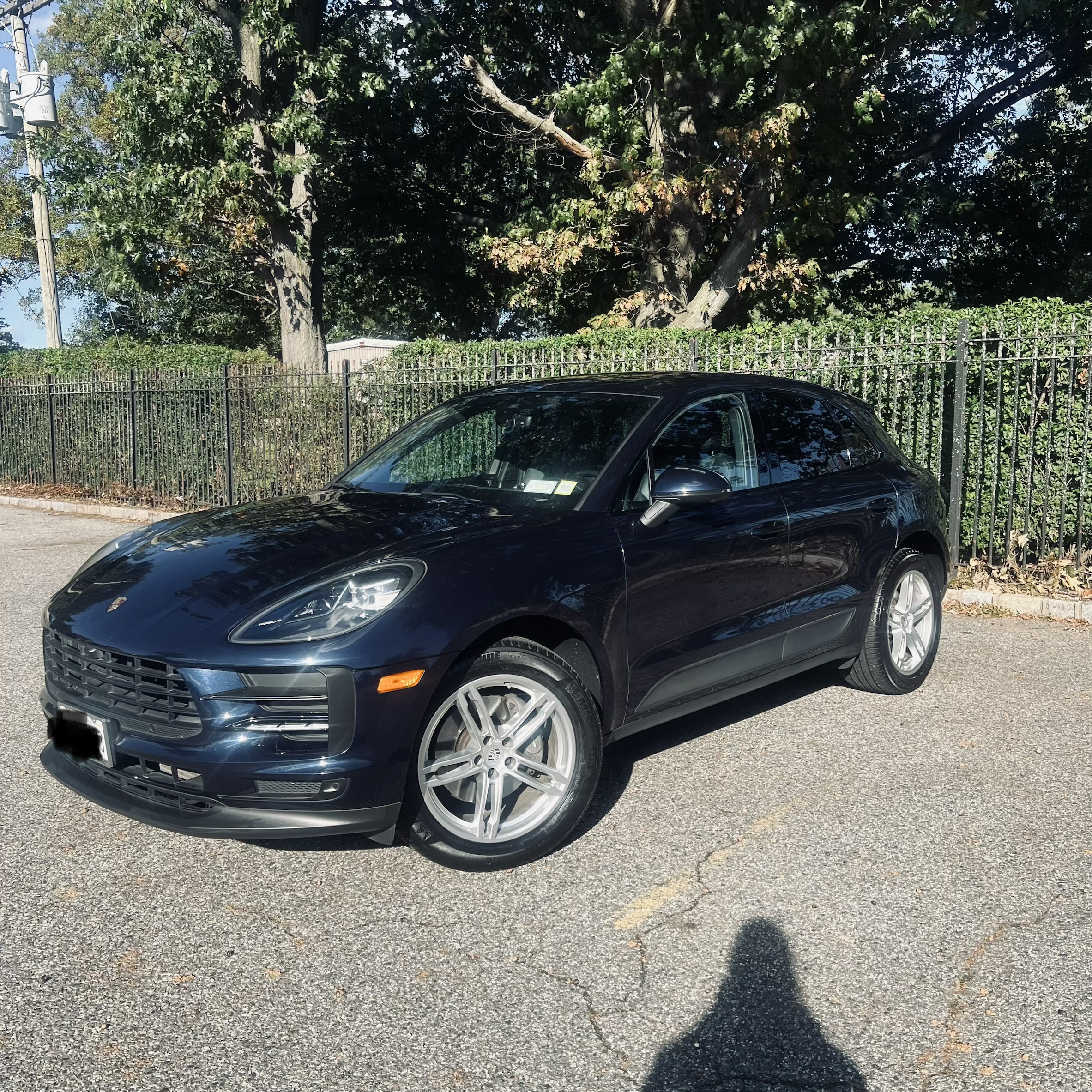 Used 2019 Porsche Macan AWD/4WD image 1