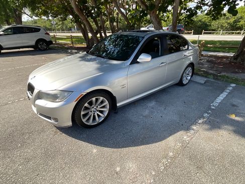 Used 2011 BMW 328i xDrive Sedan image 17