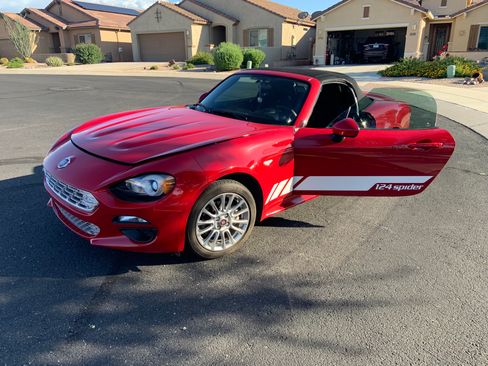 Used 2018 FIAT 124 Spider Classica RWD image 13