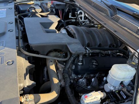 Used 2018 GMC Yukon XL SLT w/ Open Road Package image 21