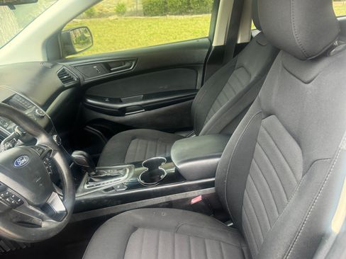 Used 2018 Ford Edge SE image 4