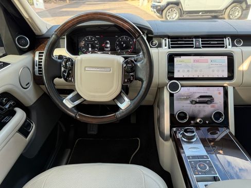 Used 2018 Land Rover Range Rover Supercharged image 8