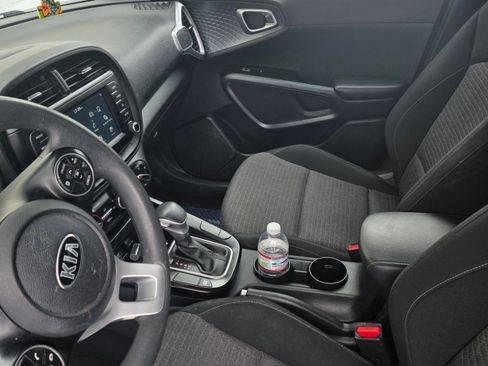 Used 2021 Kia Soul S image 8