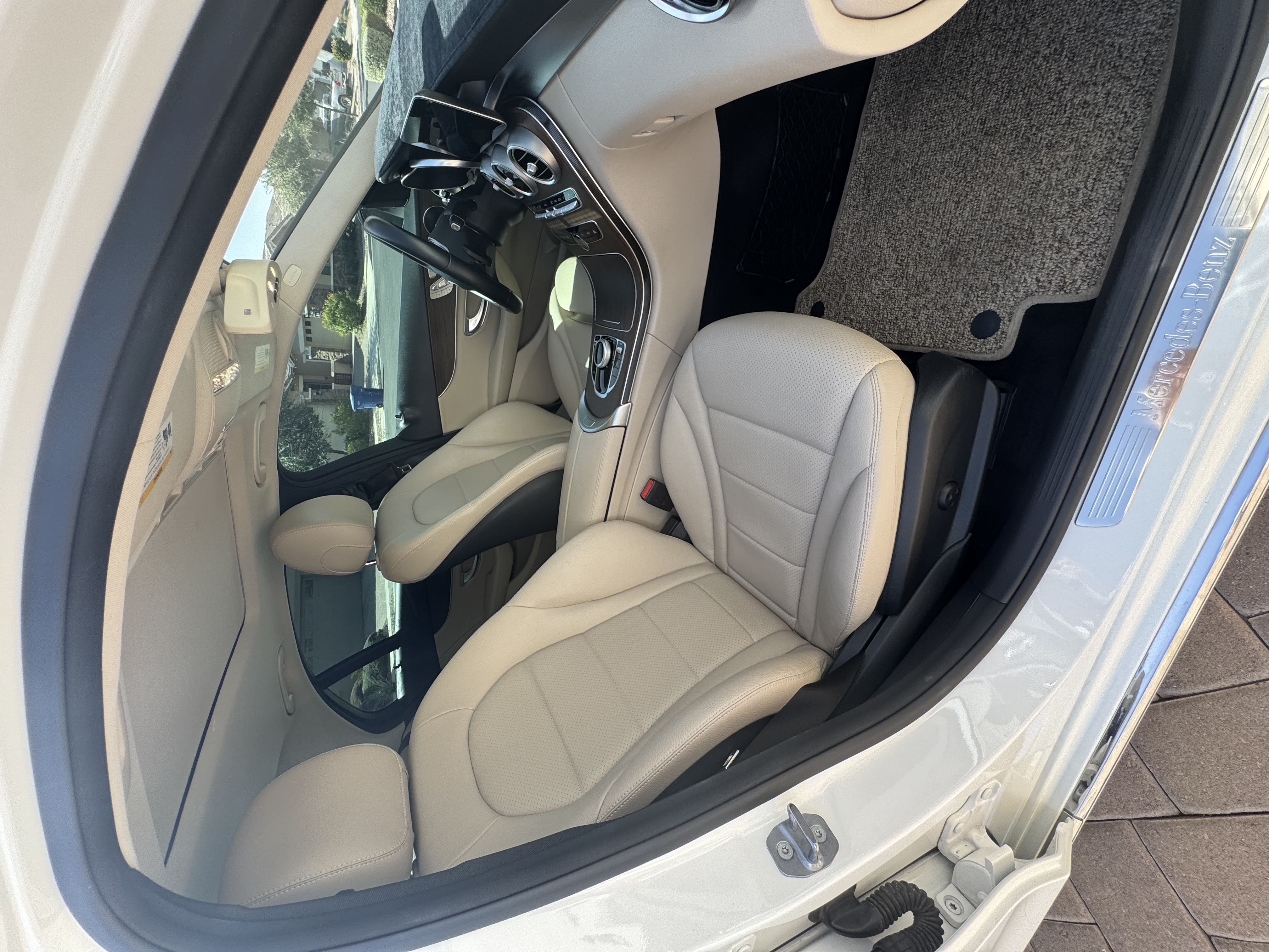 Used 2019 Mercedes-Benz C 300 Sedan image 14
