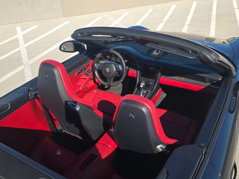 Used 2014 Porsche 911 Turbo S image 11