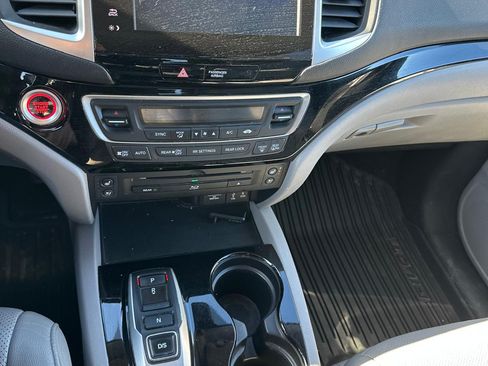 Used 2018 Honda Pilot Elite image 9