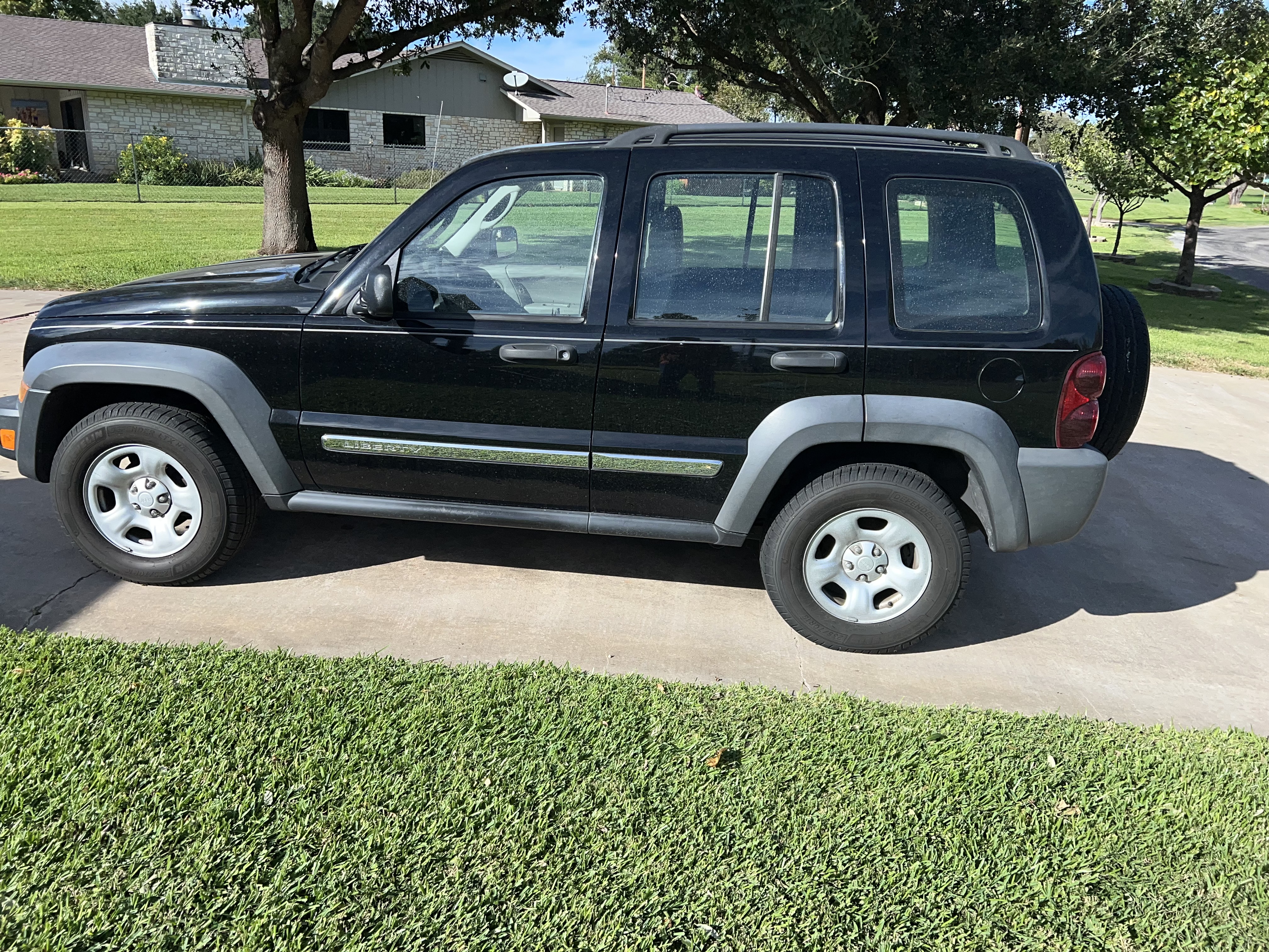 Used 2006 Jeep Liberty Sport RWD image 14