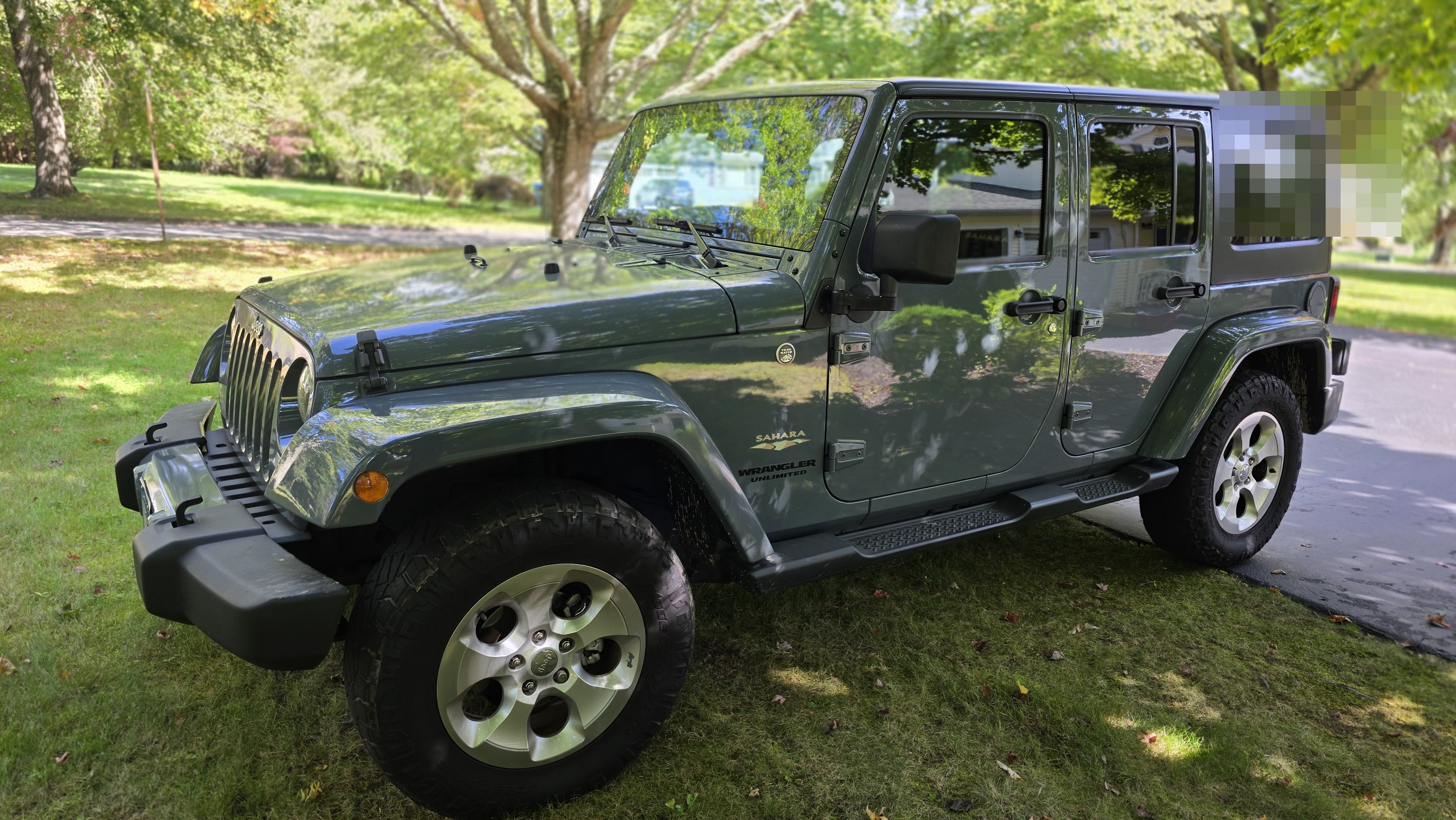 Used 2015 Jeep Wrangler Unlimited Sahara w/ Connectivity Group AWD/4WD image 1
