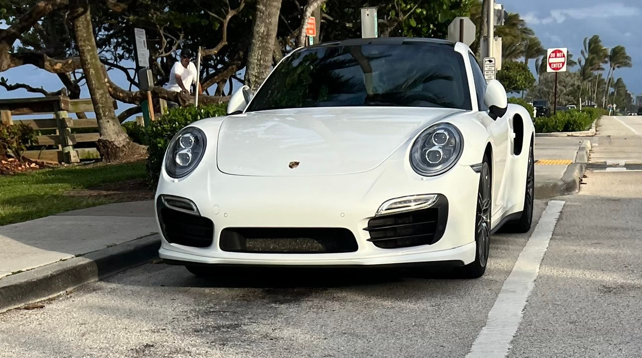 Used 2014 Porsche 911 Turbo S AWD/4WD image 22