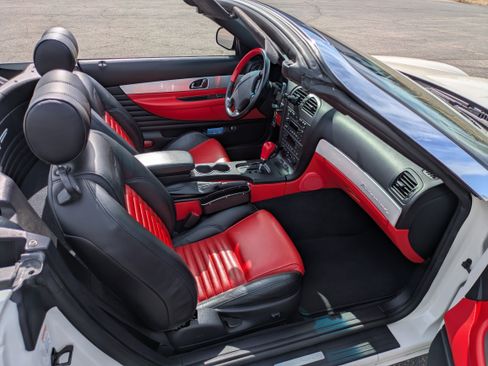 Used 2003 Ford Thunderbird image 2