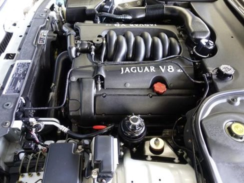 Used 1998 Jaguar XJ8 image 2