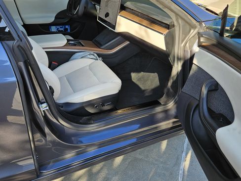 Used 2021 Tesla Model S Long Range image 10