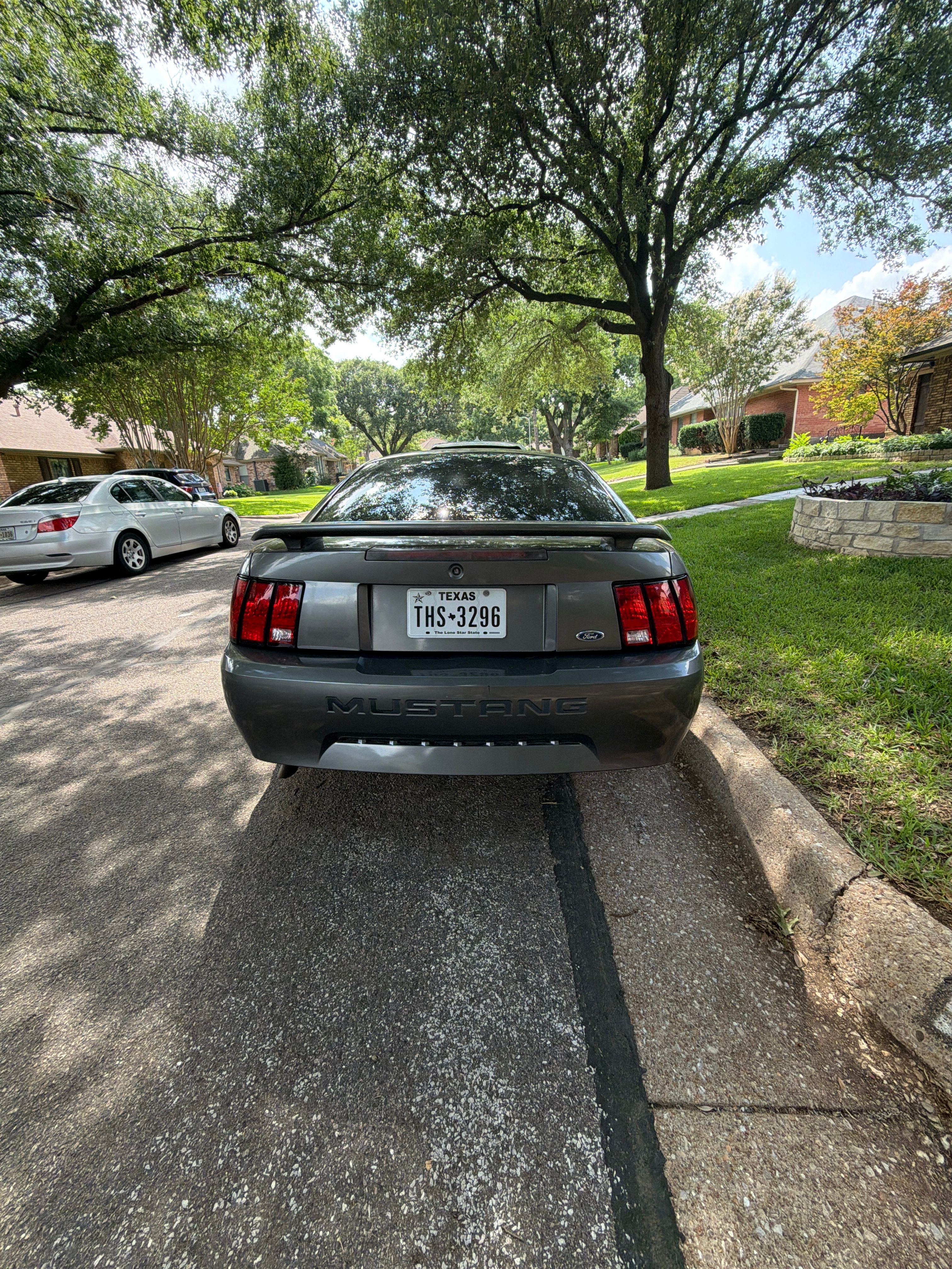 Used 2004 Ford Mustang Premium RWD image 4