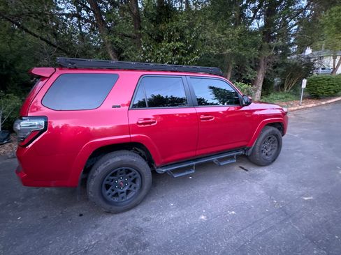 Used 2023 Toyota 4Runner SR5 AWD/4WD image 12