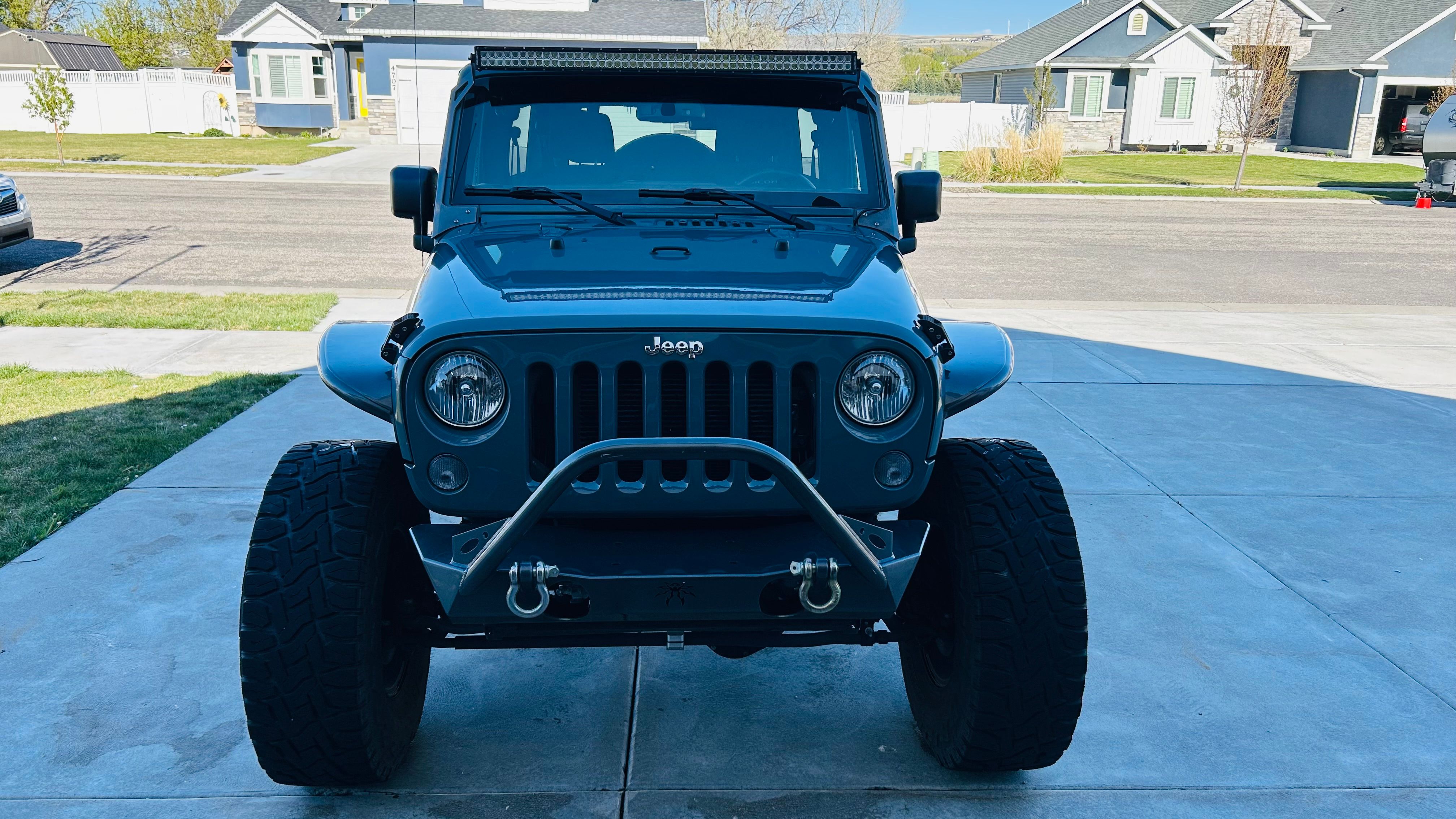 Used 2015 Jeep Wrangler Unlimited Rubicon w/ Connectivity Group AWD/4WD image 2