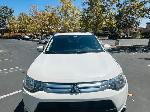 Used 2015 Mitsubishi Outlander SE AWD/4WD image 14