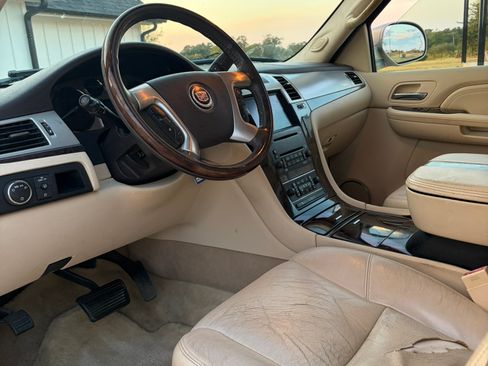 Used 2008 Cadillac Escalade ESV AWD image 14