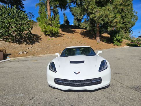 Used 2018 Chevrolet Corvette Stingray Coupe w/ Battery Protection Package image 18